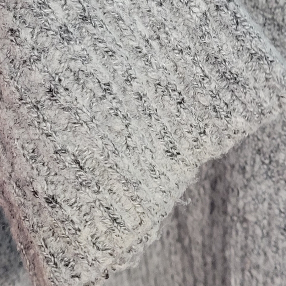 GUC soft gray mock neck high low knit sweater size M - Picture 8 of 8